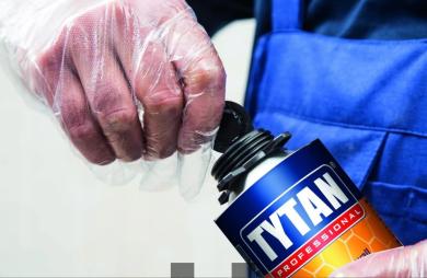 tytan-60-sekund-stavebne-pu-lepidlo-trubickove-750ml-montaz-2